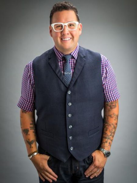 Graham Elliot currently holds an estimated net worth of $1.5 million.